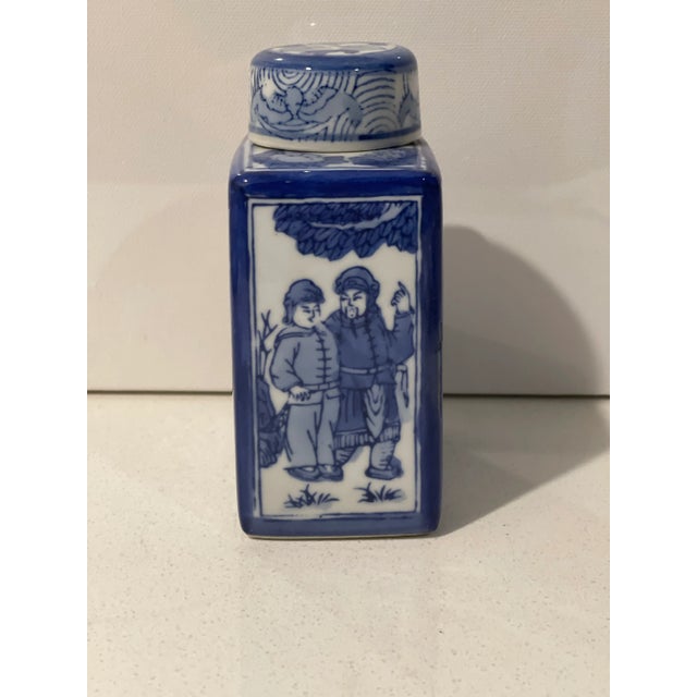 Chinese Early 20th Century Antique Chinese Export Porcelain Tea Caddy For Sale - Image 3 of 8