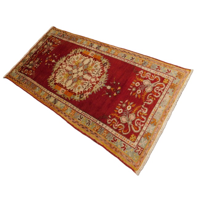 Vintage Handmade Turkish Ushak Area Rug. 3'x 5'9" For Sale - Image 14 of 16