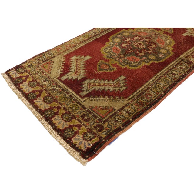 51511 Vintage Turkish Yastik Rug, 01'06 x 03'01. This hand-knotted wool vintage Turkish Yastik rug captures the essence of...