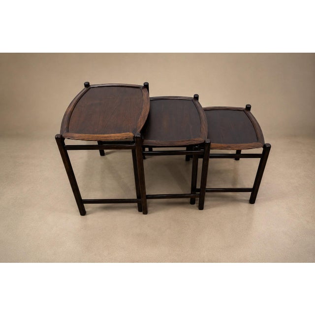 Brazilian Modern Nesting Tray Tables in Rosewood by Jorge Jabour, 1960s For Sale In New York - Image 6 of 14