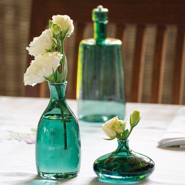 Contemporary Un Fiore Vase 35 - Lake Green For Sale - Image 3 of 7