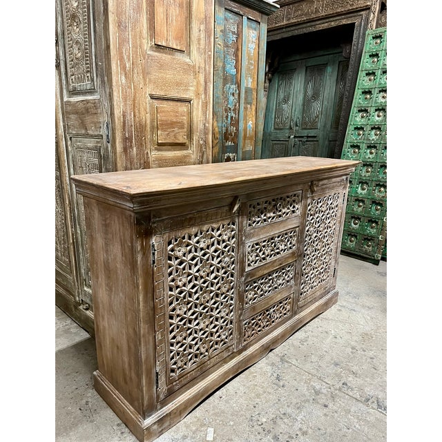 Mid-Century Modern 1920s Natural Whitewash Carved Sideboard Buffet Dresser Boho Credenza Chest For Sale - Image 3 of 4
