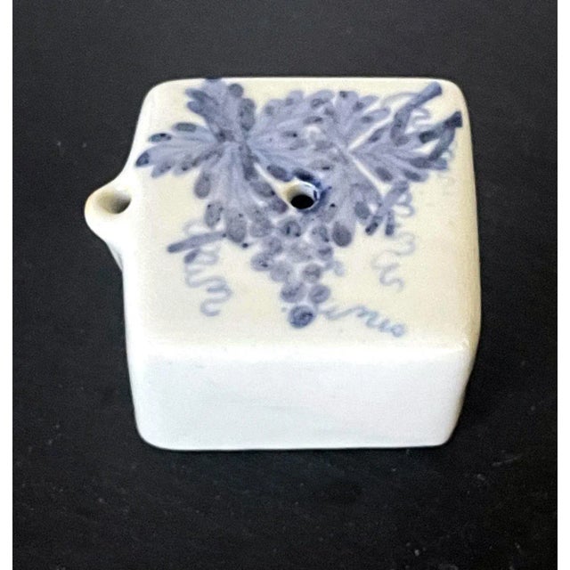 Asian Mid 19th Century Korean Joseon Dynasty Ceramic Water Dropper For Sale - Image 3 of 10