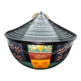 Vintage Pier One Traditional Japanese Lacquerware Bowl For Sale