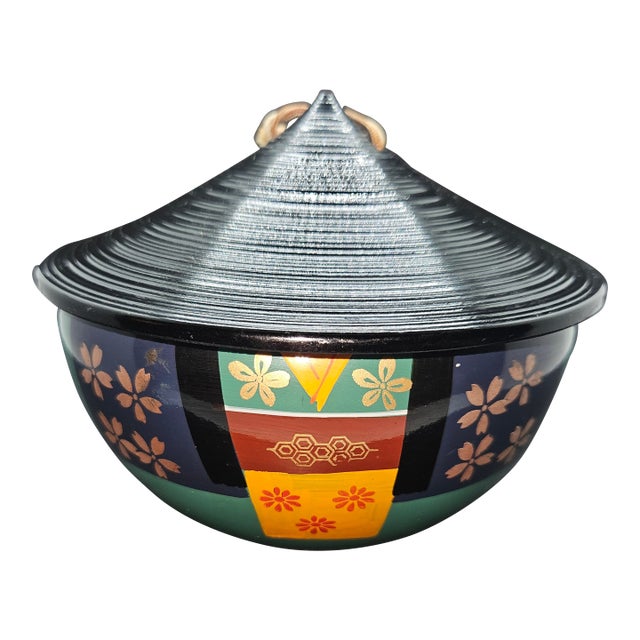 Vintage Pier One Traditional Japanese Lacquerware Bowl For Sale