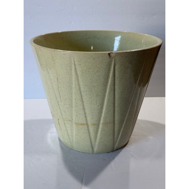 Mid-Century Modern 1950s Bauer Speckled Mint Green #10 Pinnacle Mid Century Modern Planter For Sale - Image 3 of 6