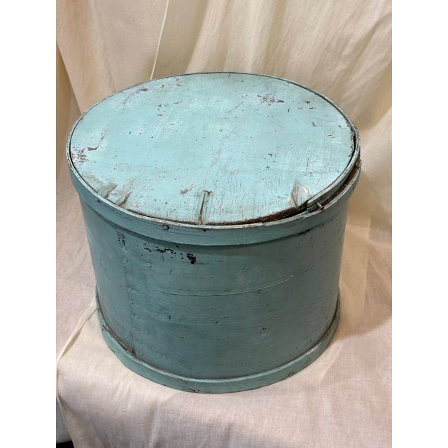 Shabby Chic Large Round Vintage Painted Box For Sale - Image 3 of 7