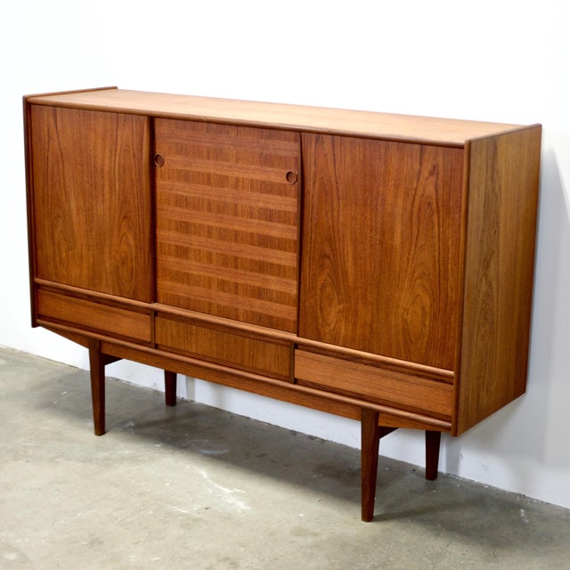 1950s Danish Teak Tall Sideboard / Highboard With Inlaid Veneer Design For Sale - Image 4 of 17