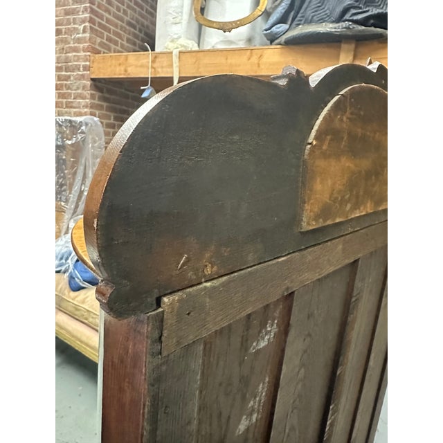 1920s A 1920's American Antique Oak Wood & Glass Curio Display Cabinet For Sale - Image 5 of 10