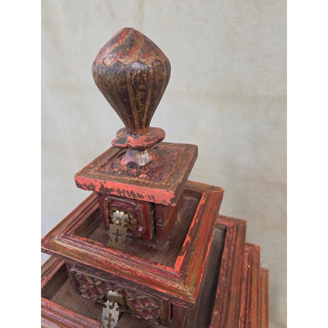 1960s Vintage Sumatra, Indonesia Lacquer Pyramid Shaped Jewelry Box With Five Drawers For Sale - Image 5 of 13
