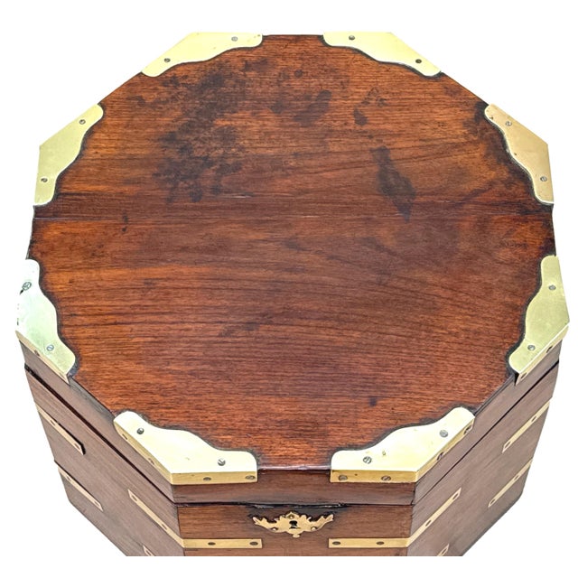 Brown 18th Century Georgian Anglo-Indian Padouk Cellarette, India, 1790 For Sale - Image 8 of 16