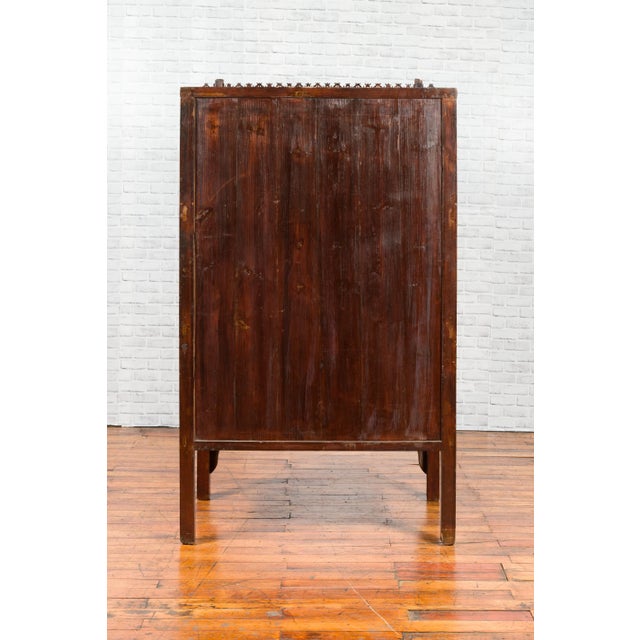 Chinese Qing Dynasty 19th Century Red Lacquered Wedding Cabinet with Carving For Sale In New York - Image 6 of 13