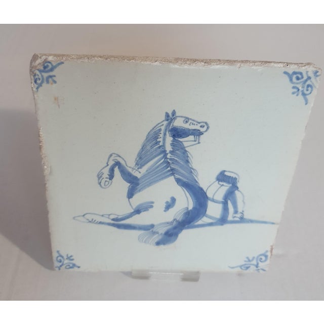 This superbe antique collectable, a beautiful 'Delft' tile, was made around 1640 in the Netherlands. I have official proof...