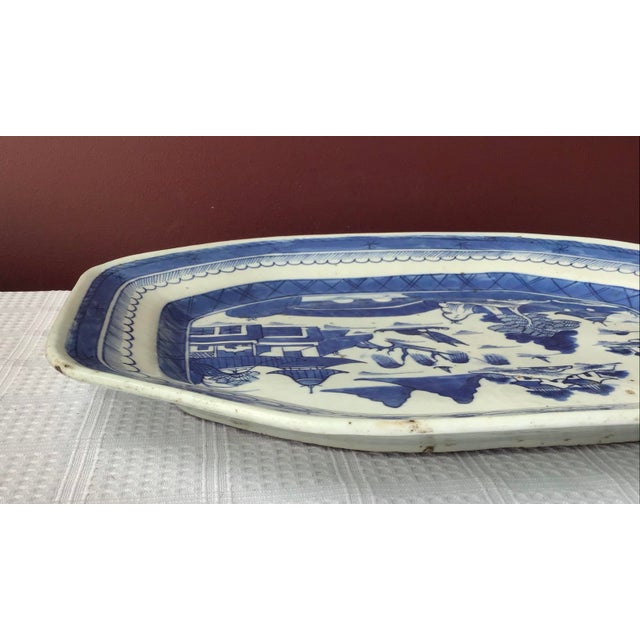 Late 19th Century Chinese Porcelain Canton Platter For Sale - Image 4 of 12