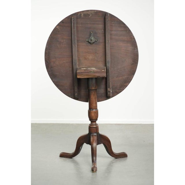 Antique English Tilt-Top Side Table, 1700s For Sale - Image 3 of 11
