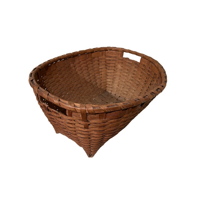 Large splint basket with the neatest feet and bottom. Very interesting (and strudy) construction of the feet and the...