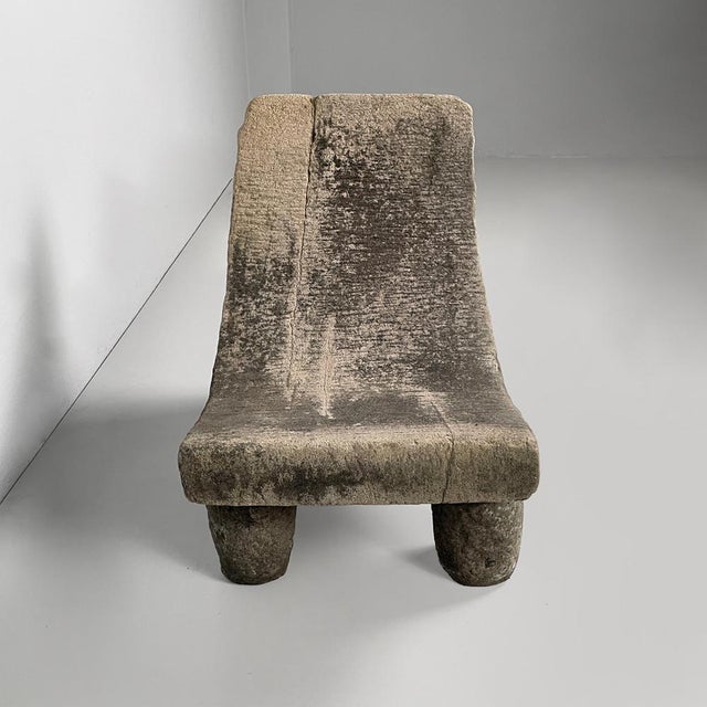 Italian Art Deco stone stool with three legs, 1930s Stool made entirely of stone. The seat is curved and has three legs...