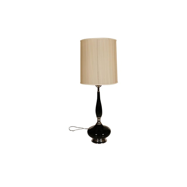 1960s Mid Century Hollywood Regency Black Ceramic Chrome Table Lamp For Sale - Image 5 of 10
