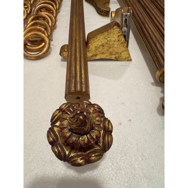 Set of Vintage TMS Gilded Gold Fleur-De-Lis Drapery Rods, Finials, Rings and Brackets For Sale - Image 4 of 12