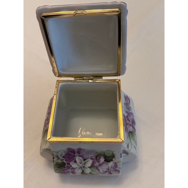 Limoges, France Hand-Painted Porcelain Trinket Box With Violets and Gilt Metal Hinge. For Sale - Image 4 of 8