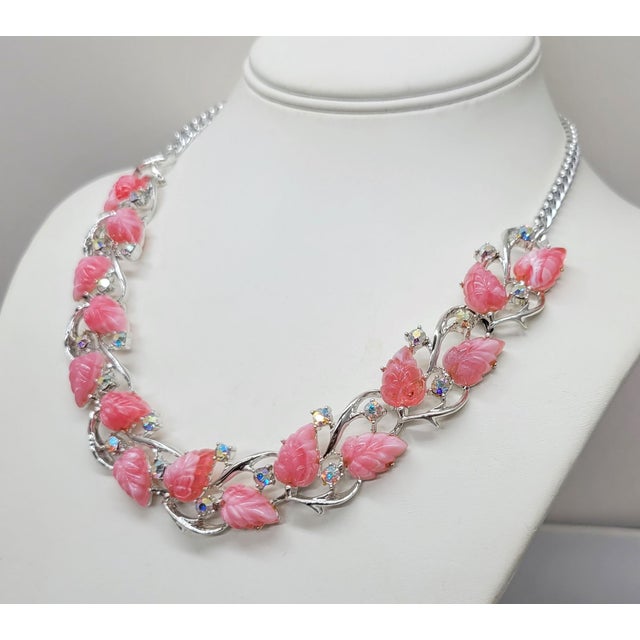 1950s Vintage 1950s Rhodium Plated Pink Tutti Frutti Leaf Necklace For Sale - Image 5 of 8
