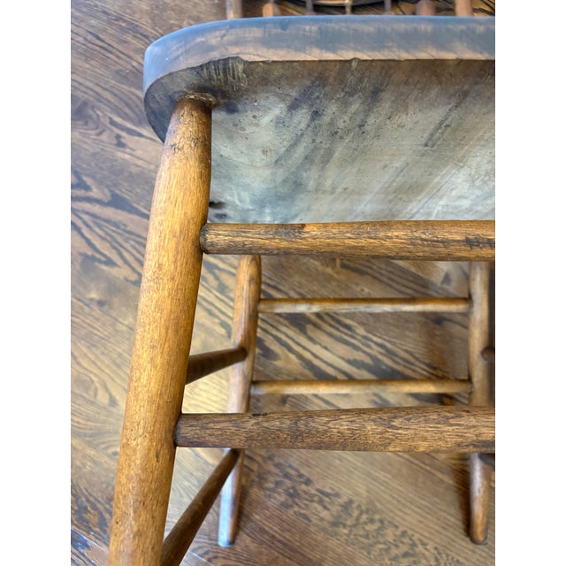 Pair of American Late Victorian Carved Elm Pressed-Back Spindle Side Chairs, C. 1890–1910 For Sale - Image 4 of 11