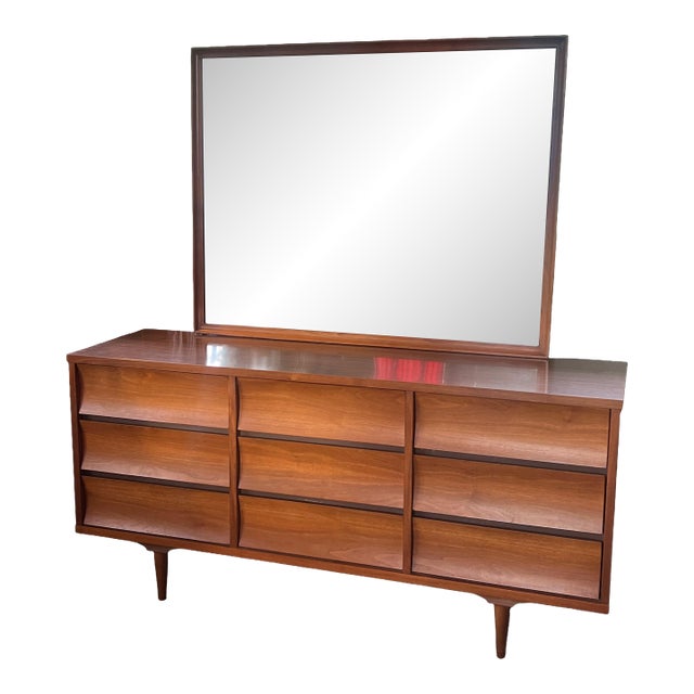 Johnson Carper Brentwood Mid Century 9 Drawer Dresser Credenza For Sale