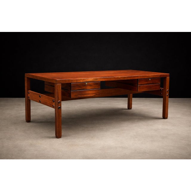 Brazilian Modern Desk with four drawers in Rosewood, Sergio Rodrigues, 1960s - Lot 201A For Sale In New York - Image 6 of 16