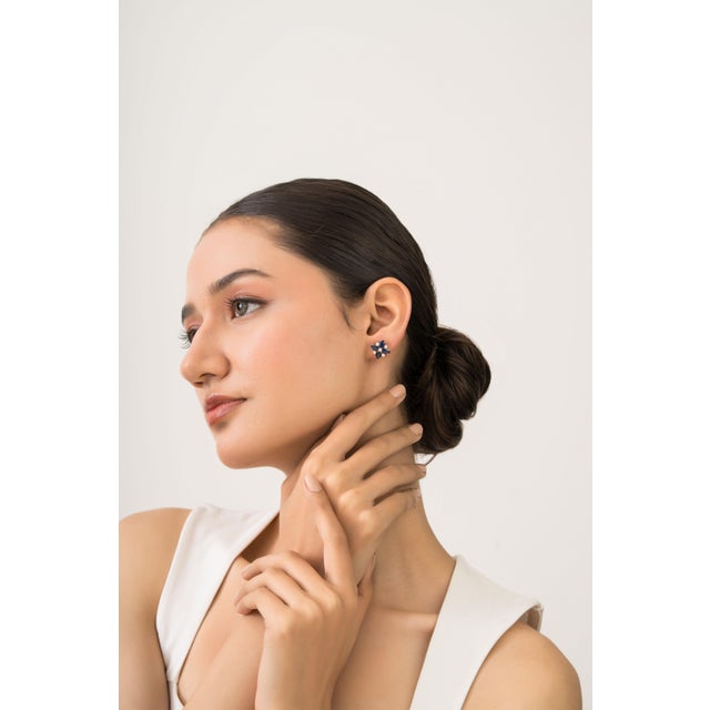 Ink Blue Vintage 3.91 Carat Blue Sapphire Diamond Flower Stud Earrings in 14k Yellow Gold- A Pair For Sale - Image 8 of 14