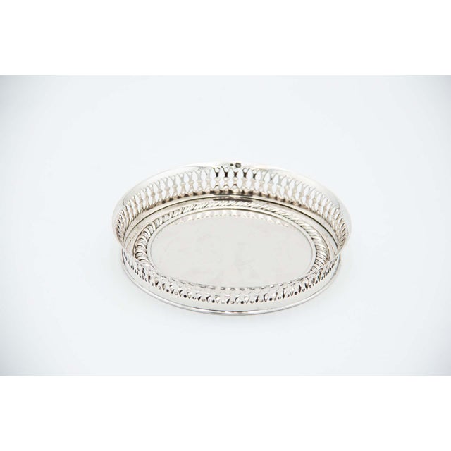 Plain Silver Circular Bottle Base with Wire Rack For Sale - Image 3 of 3