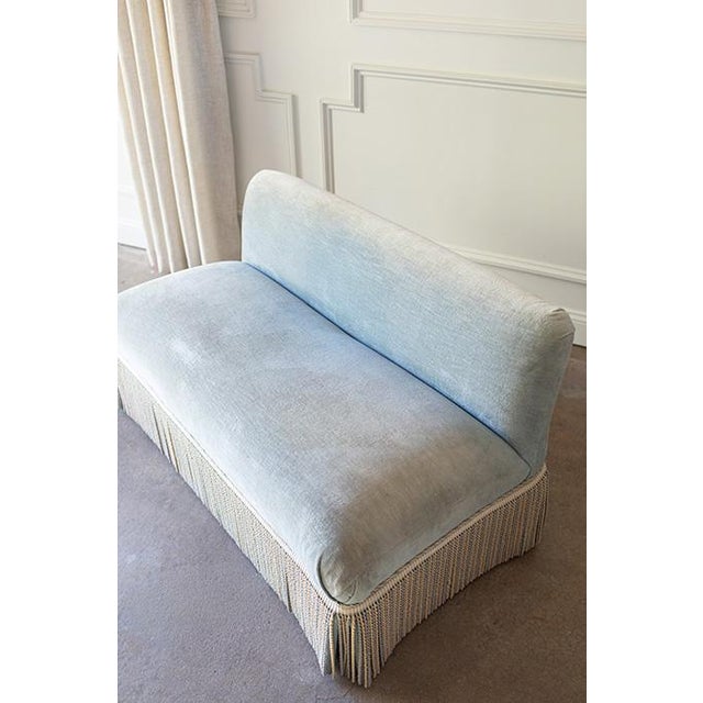 Sky Blue Vintage Hollywood Regency Velvet Settee, Armless Slipper Sofa With Bullion Fringe For Sale - Image 8 of 14