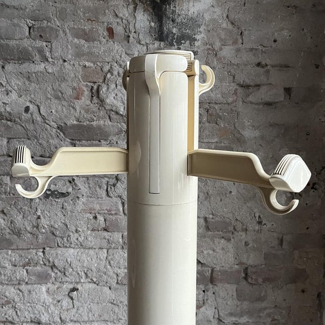 Giancarlo Piretti Planta Coatrack in Light Beige by Piretti For Sale - Image 4 of 15