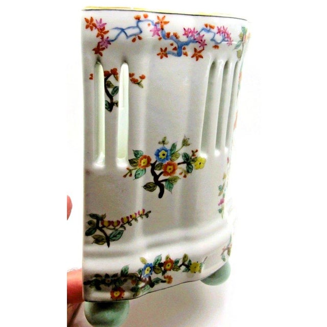 1980s United Wilson Porcelain Factory Classic Chinoiserie Hand-Painted Ceramic Planter For Sale - Image 4 of 16