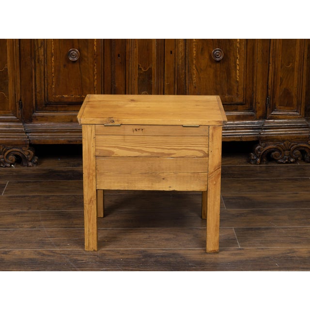 Rustic English 1900s Pine Box on Straight Legs with Weathered Patina For Sale - Image 4 of 8