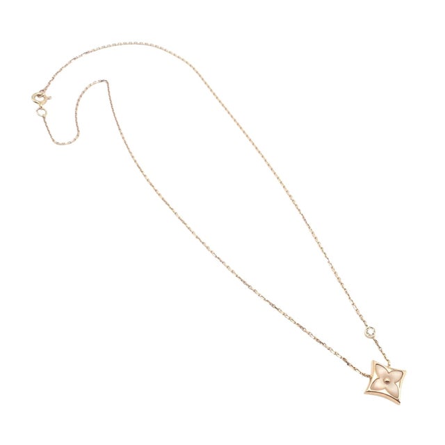 Louis Vuitton Rose Gold Diamond Mother of Pearl Blossom Necklace For Sale In Philadelphia - Image 6 of 10