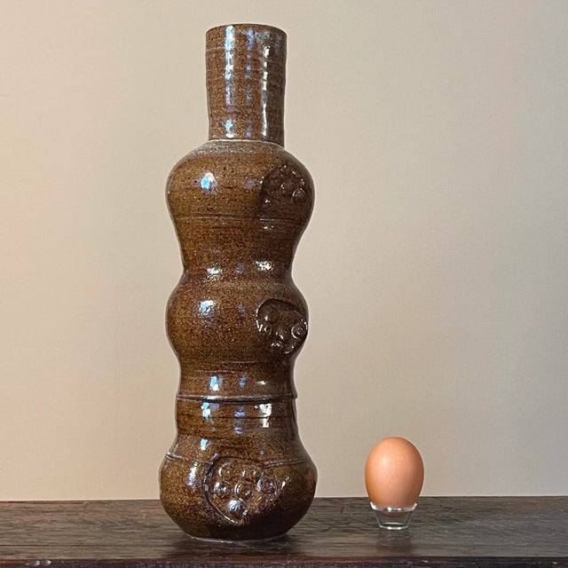 Mid-Century Modern Geraldine Shapiro - Vintage Postmodernist Bulbous Speckle Glazed Vase, Signed (Ca. 1970) For Sale - Image 3 of 9