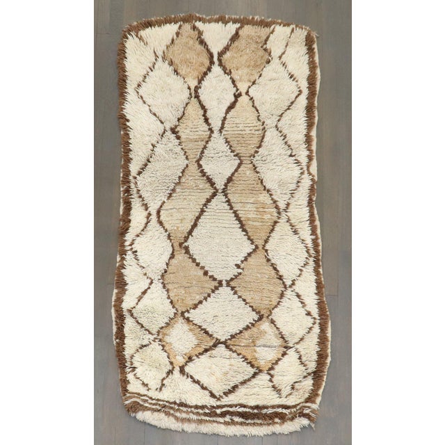 a small size beni Ourain Mid 20th Century white and brown Moroccan Rug Details rug no. j4442 size 2' 8" x 5' 10" (81 x 178...