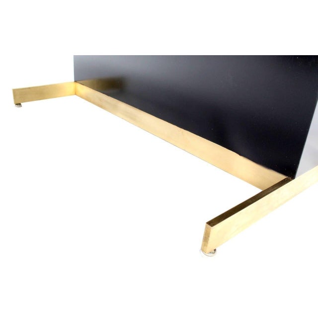 Mid-Century Modern Pedestal Base Brass Legs Rosewood Ebonised Black Lacquer Top Dining Table For Sale - Image 3 of 10