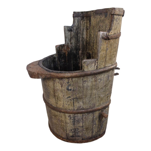Chinese Water Bucket Elm Wood/Forged Iron/Antique Early 20th Century For Sale