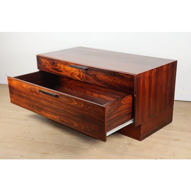 Scandinavian Low Sideboard in Rosewood attributed to Ib Kofod Larsen, Denmark, 1960s For Sale - Image 4 of 18