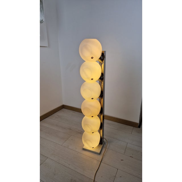 P440 Floor Lamp in Opaline Glass and Metal from Lumi, 1970s For Sale - Image 15 of 16