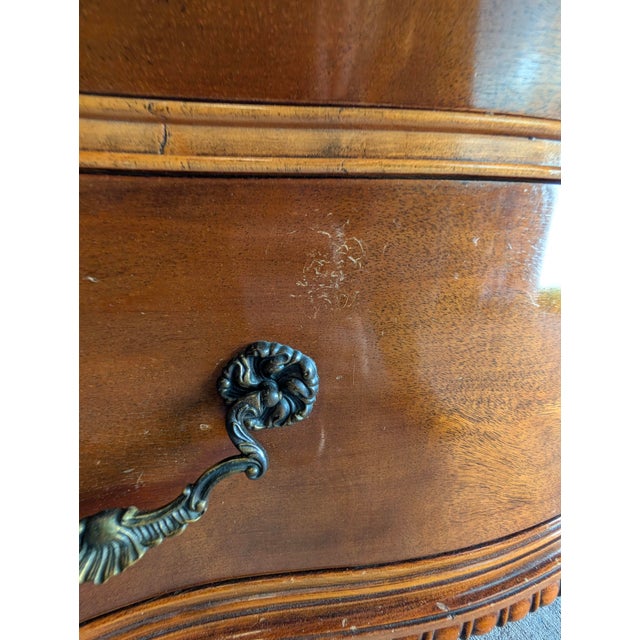 Cinnamon Vintage Century Furniture Mahogany Serpentine Chest & Bedside Cabinet | French Provincial Influence, 2 Pieces For Sale - Image 8 of 18