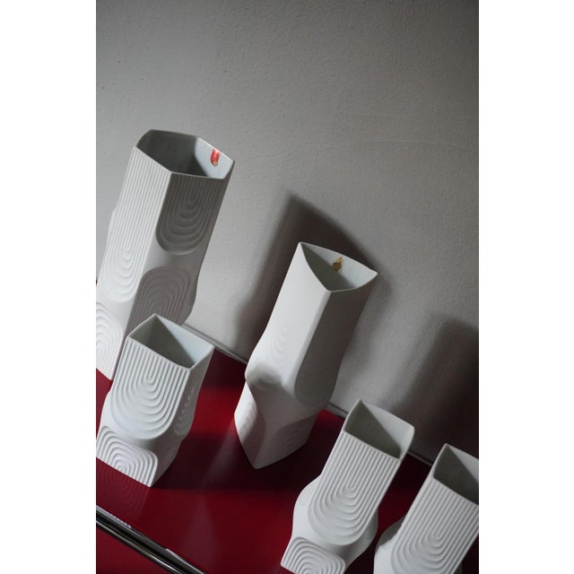 1960s Vintage German Vases in Biscuit Porcelain from AK Kaiser, 1960s, Set of 5 For Sale - Image 5 of 11