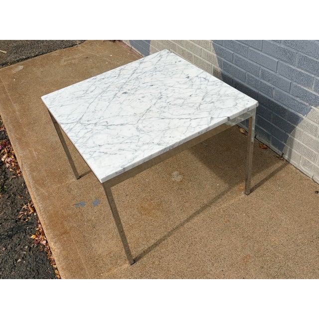 Stone Mid 20th Century Florence Knoll Style Square Side Table in Carrera Marble and Chrome, Made in Italy For Sale - Image 7 of 12