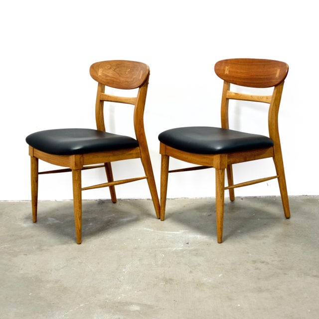 Dimensions: 19ʺ W × 19 1/2ʺ D × 32ʺ H Origin: Altavista, VA Designer: Andre Bus Manufacturer: Lane Furniture Year:...