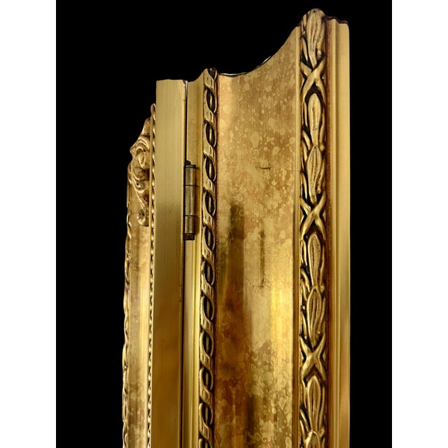 Wood 1980s Classical Italian Gold Curio Wall Display Cabinet With Bevelled Mirrors by Pita S R L, Italy For Sale - Image 7 of 15