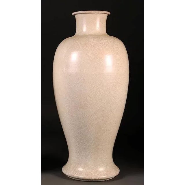 Ceramic 19th Century Chinese Porcelain Monochrome Crackle Glaze Baluster Shaped Vase For Sale - Image 7 of 11