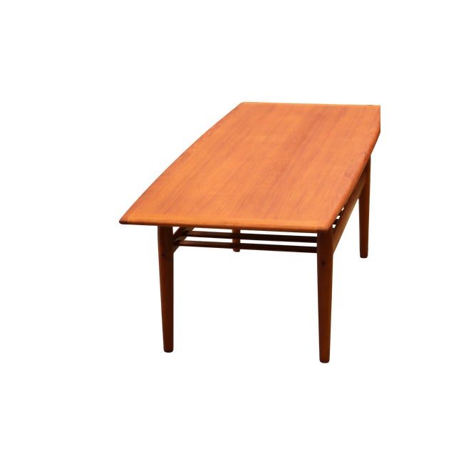 Vintage Coffee Table in Teak with Magazine Shelf and Chamfered Edge by Grete Jalk for Glostrup, 1960s For Sale - Image 12 of 18