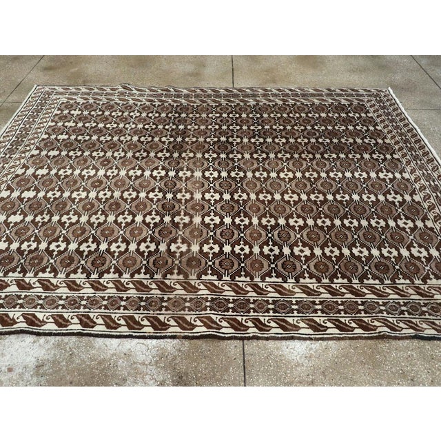 Galerie Shabab Collection Mid-20th Century Turkish Anatolian Accent Carpet For Sale In New York - Image 6 of 10
