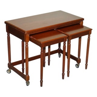 Mid-Century Modern Nesting Table from McIntosh, Set of 3 For Sale